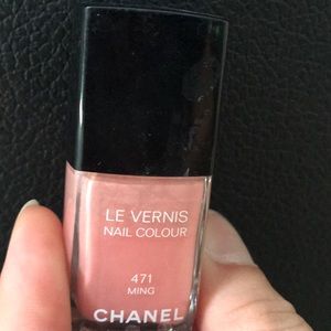 Chanel nail colour